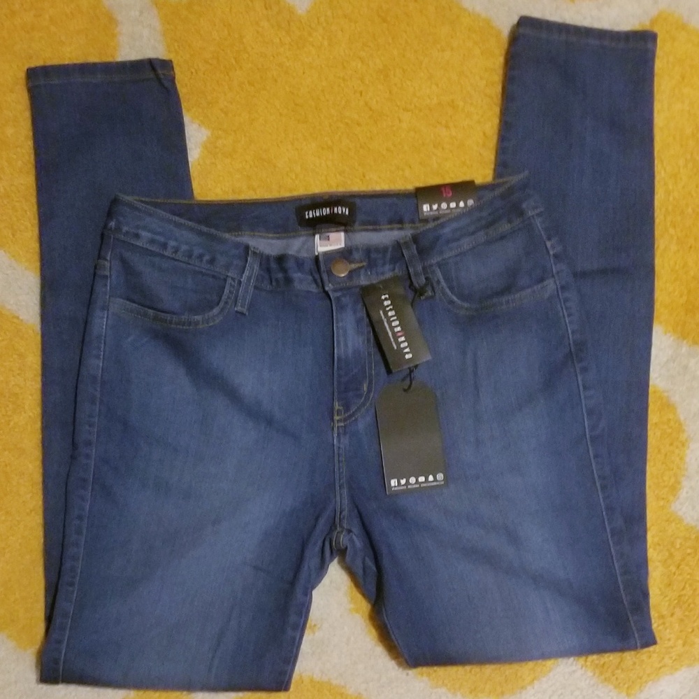 Mid-rise Medium Blue Classic jeans